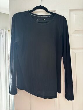 Aeropostale Black Long Sleeve Crew Top